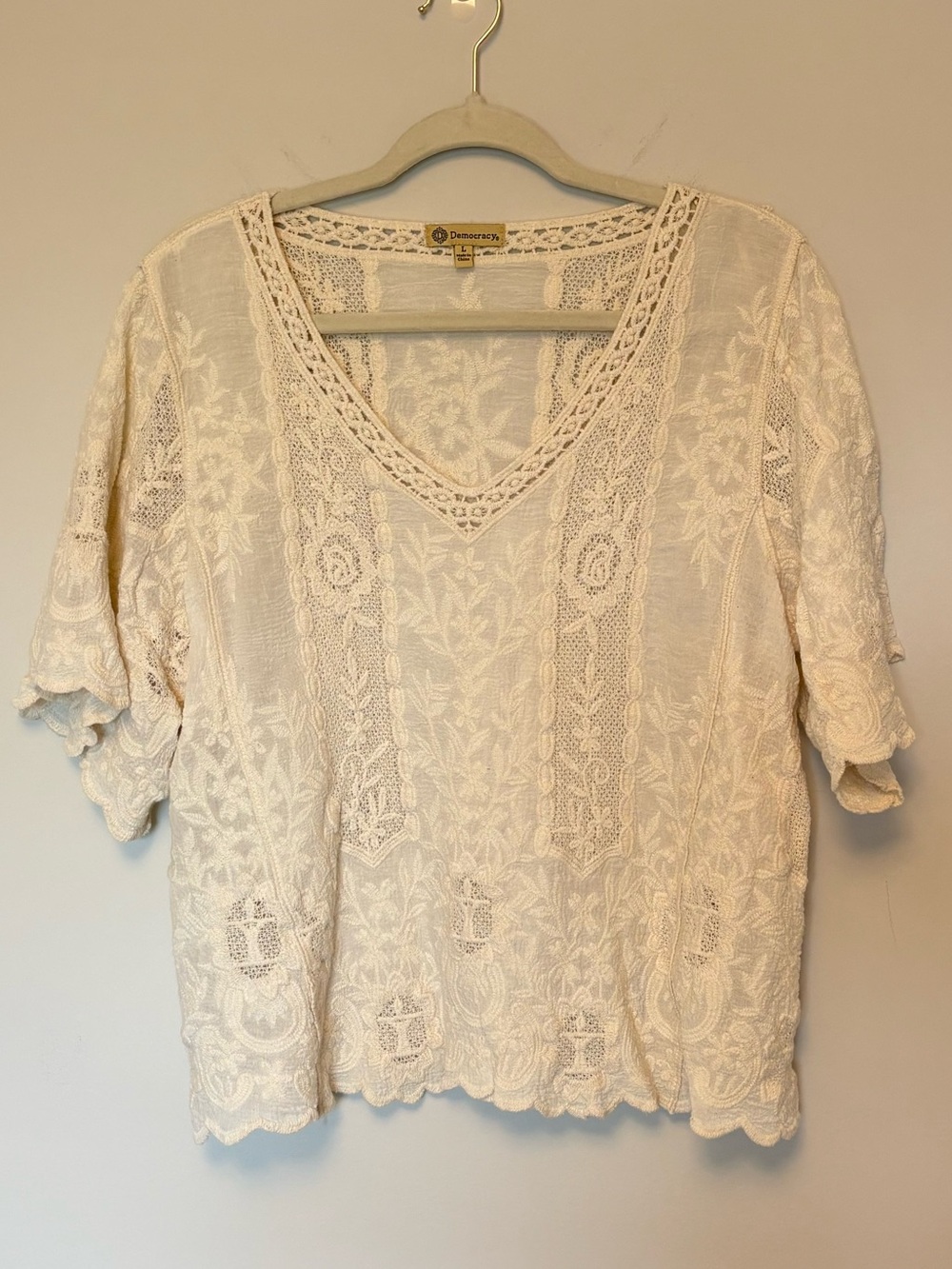 Democracy Cream Ivory Embroidered Lace V Neck Short Sleeve Top Large L